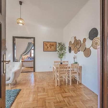 Carolina'S Romantic Apartment Hradec Králové Екстериор снимка