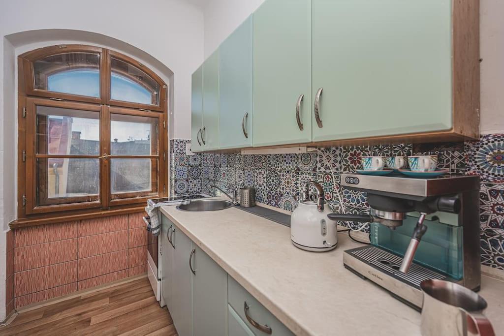Carolina'S Romantic Apartment Hradec Králové Екстериор снимка