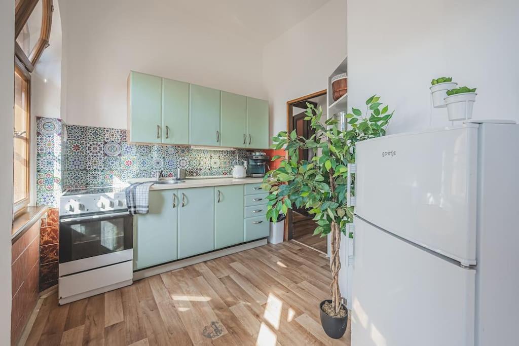 Carolina'S Romantic Apartment Hradec Králové Екстериор снимка