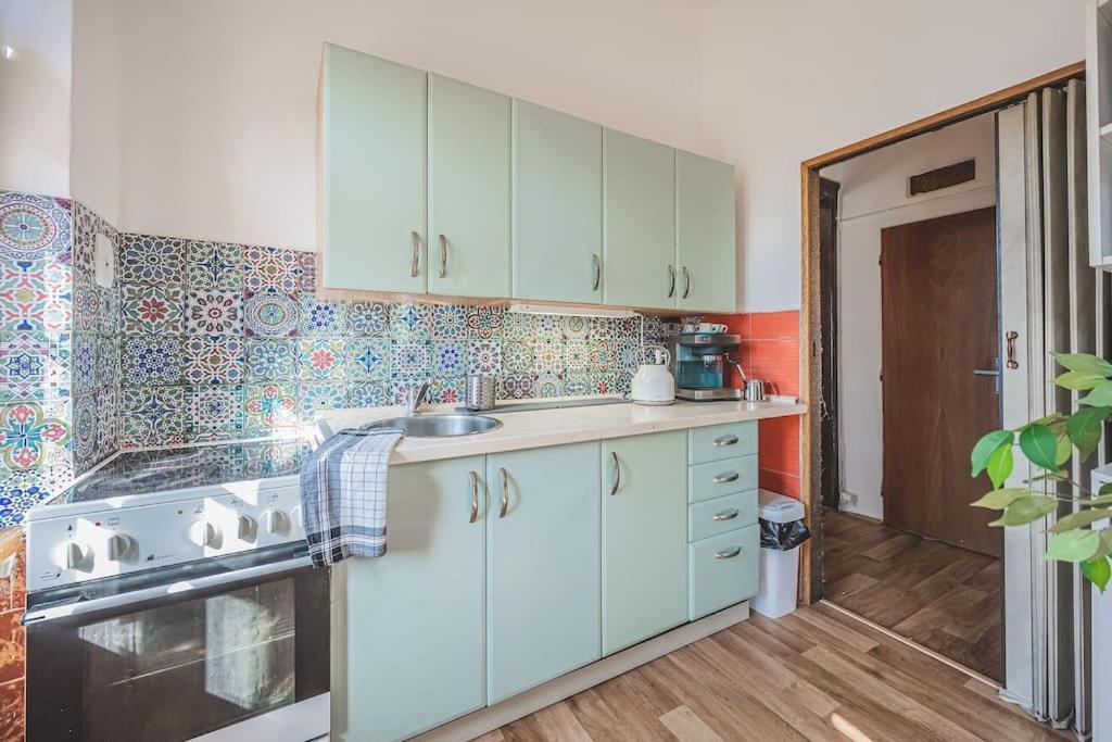 Carolina'S Romantic Apartment Hradec Králové Екстериор снимка