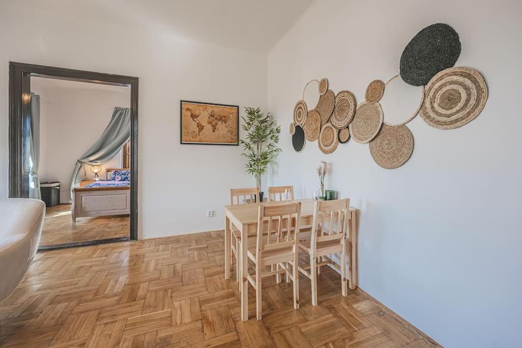 Carolina'S Romantic Apartment Hradec Králové Екстериор снимка